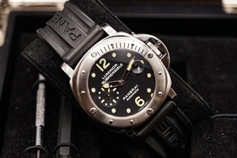 panerai luminor submersible pam00024